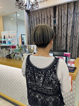 シャンプーボーイ セントラル 博多(SHAMPOO BOY central) アンブレラカラー×マッシュショート