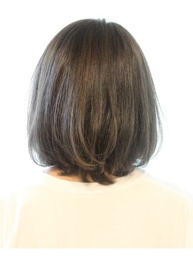 レウナ 外苑前(Reuna) 【３０代・４０代・５０代】ギリギリ結べる大人ボブ