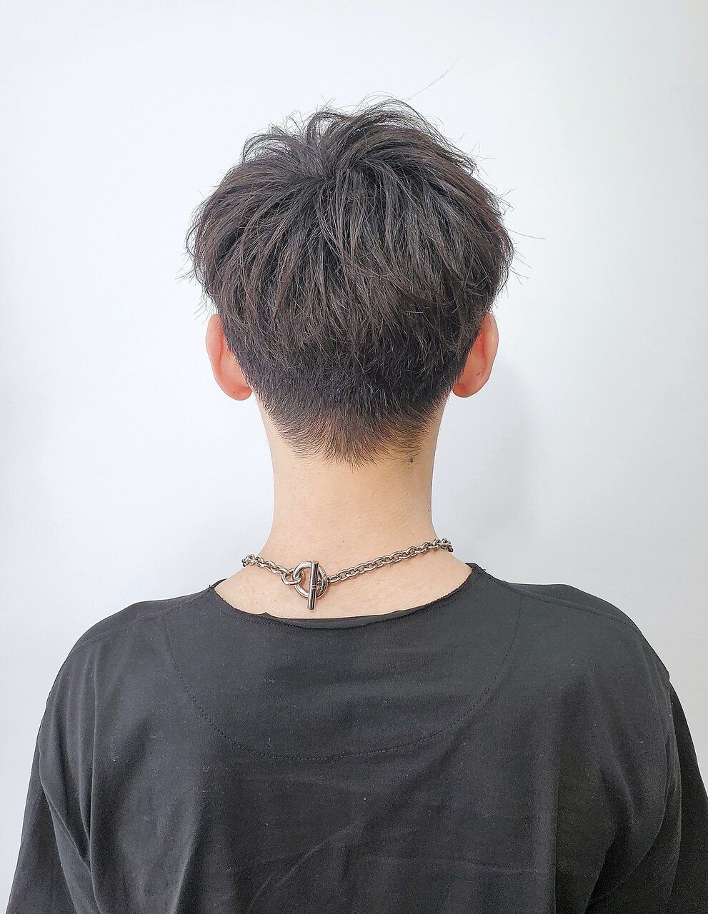 オーソドックスツーブロックショートマッシュスタイル：L083781041