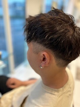 アース 浜松志都呂店(HAIR&MAKE EARTH) 刈り上げアップバング