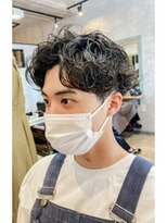 クシュ 所沢東口店(kusyu...)&nbsp;束感波巻きハイライトマッシュパーマウルフアッシュブラック所沢
