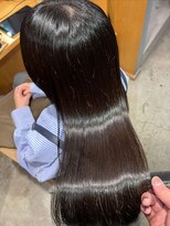 アンフィ 東京(Amphi)&nbsp;重く見えすぎず艶感たっぷり暗めオリーブアッシュ♪