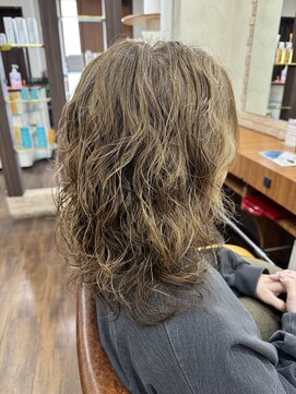 ナチュラルスタイリッシュサロン ヴィホ(natural stylish salon VIHOH) ミディアムウェーブ