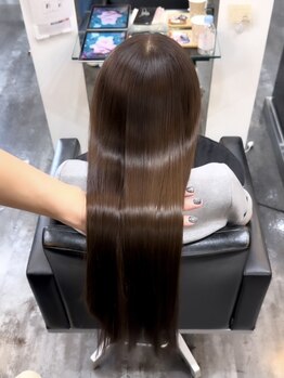 ビグディーサロン(BIGOUDI SALON)の写真/【大阪/梅田/北新地】ダメージレスで自然なストレートを実現♪思わず触れたくなる理想の美髪に☆