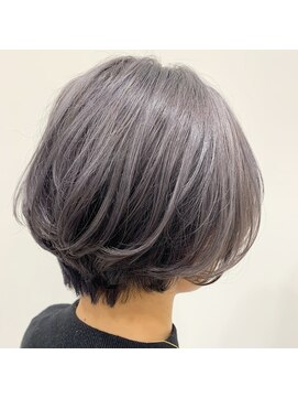 ファムヘア(fam.hair) ハイトーンショートボブ
