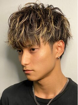 ヒロギンザ 名古屋本店(HIRO GINZA)の写真/カッコよさの中に遊び心を。メンズを知り尽くした精鋭の本格技は圧巻。BARBERの凄さに感動！[名古屋]