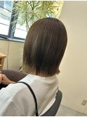 藤田が叶えるレイヤーボブ、オリーヴグレージュ