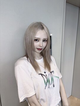 モニカ 原宿店(MONIQA) ホワイトベージュ