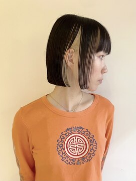 スー(suu) インナーカラーイヤリングカラー黒髪ボブ