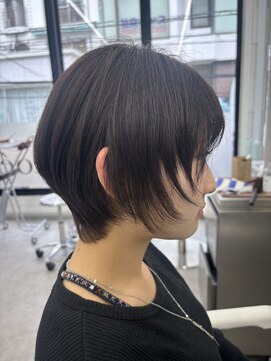 ロエ 元町店(Loe) 元町石川町レイヤーカット韓国ダブルカラー顔周り前髪カットボブ