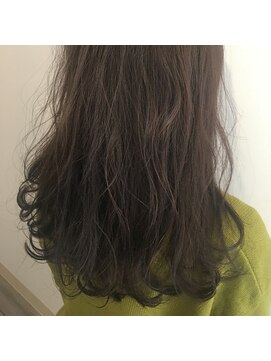 アトリエ シュシュ(atelier chou chou) ロング  ×  グレージュ【イルミナカラー】