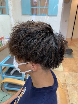 フルプ(HULP) ツイスパ／メンズカット／白髪染め／髪質改善