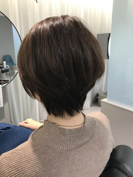 カラン(Calin) 大人可愛いショートボブ20代30代40代丸みショート◎