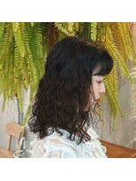 アクセヘアー 町田(acce hair)&nbsp;ミディアムヘアのくるくるウェーブ