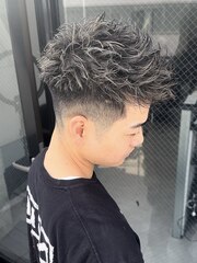 短髪/フェード/スパイキーショート/ハイライトメッシュ/吉川