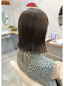 ドラマティックヘア(DRAMATIC HAIR) 切りっぱなしロブ×エメラルド