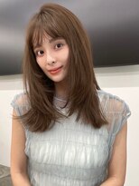 レイヤーカット　外ハネミディアム　透明感カラー　オリーブ