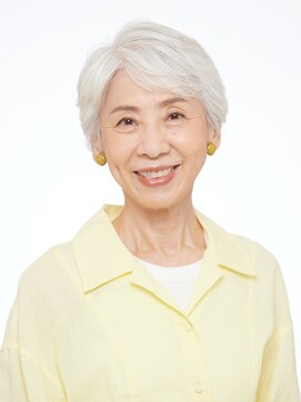 ステラ 木田余店 (stella) エレガントに白髪を楽しむ!大人世代のショートカット