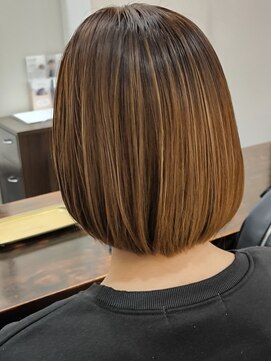 オラ ボーテ(Aura Beaute) バレイヤージュグラデーションカラーナチュラルボブ