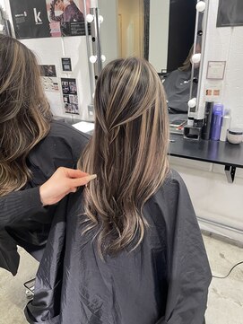 キング 高槻(K!ng) 縮毛矯正髪質改善ハイライトレイヤーカット高槻美容室エクステ