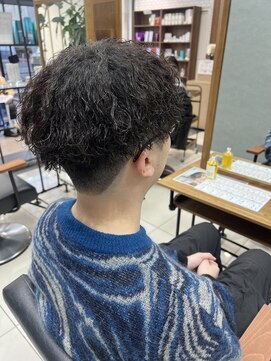 ハレル 戸塚(HAREru.) 癖を生かしたツイストスパイラルパーマ