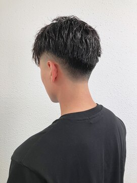 ジェナ(Jena) マッシュショートスキンフェード