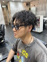 アマト(amat.) センターパートゆるめツイストスパイラル