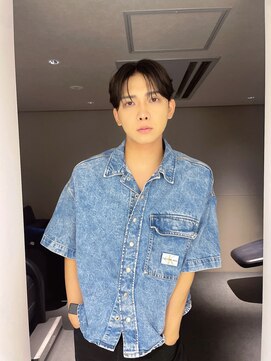 ノーム(NORME) 韓国風メンズヘアセンターパートダウンパーマ