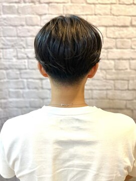 グレイスフルバーバー 赤坂見附店 ナチュラルセンターパートショート【バーバー／メンズカット】