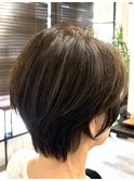 ボリューム感を叶える丸みショート