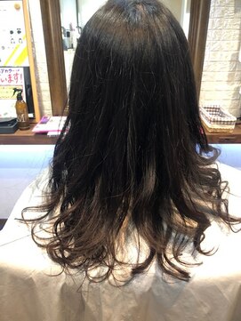 ヘアー サロン アットシュシュ(Hair Salon At'shushu) ロングでふんわり動くカールスタイル♪