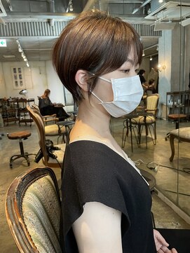 髪質改善と縮毛矯正の専門店 サンティエ(scintiller) 大人綺麗な小顔襟足スッキリショートボブ　30代40代50代