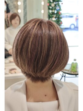 シザーズトリックス ノーブル(scissorstrix Noble) ツヤツヤローライト×白髪ぼかしデザインカラー