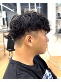 【スペインカール】前下がりツーブロックスパイラルパーマメンズ