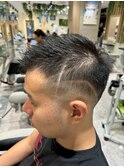 スキンフェードサイドパートバリカンライン