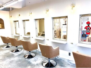 アン ヘア デザイン(un hair design)の写真/この度、リニューアルオープン！より快適な空間で、ワンランク上のヘアスタイルと心も満たされるひとときを