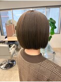 赤みを抑えた大人オリーブボブ