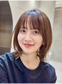 表参道酸性ストレート艶髪ミディアムレイヤーアッシュグレー30代