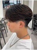 センターパート スタイル刈り上げ高めバランス