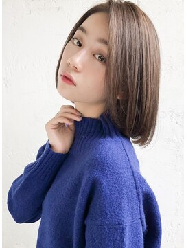 ルティア(Lutia) ナチュラルブラウン かきあげバング さらつや！