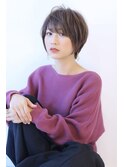 オリーブカラーハイライトカラー小顔くすみカラーくびれショート