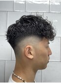 メンズカットクラッシックスペインカールスキンフェード