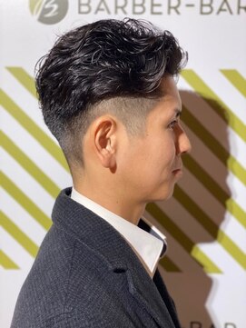 バーバーバー 四谷(BARBER-BAR) ビジネス爽やかフェザースタイル