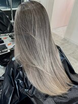 エイチ(H) xバレイヤージュ/イメチェン/ホワイトブロンド/外ハネボブ/美髪