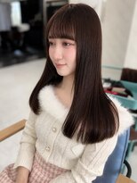 エミン(emyn) 髪質改善 ワンホンレイヤー ミルクティーブロンド ダークブルー