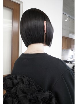 サン(son) ストレートボブ