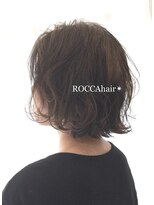 ロッカ(ROCCA)&nbsp;アッシュカラーでふんわりボブ！