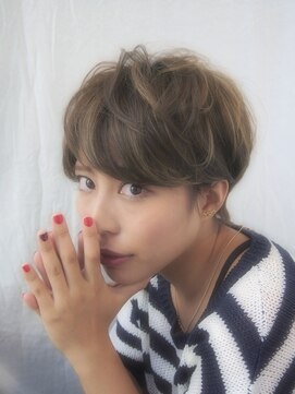 ミーケ(miike) 【miike】ハイライト耳かけショート