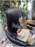 透明感暗髪ミディアム