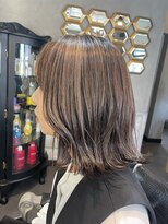 ロックステディ(ROCK STEADY)&nbsp;大人可愛い外ハネボブハイライトカラー